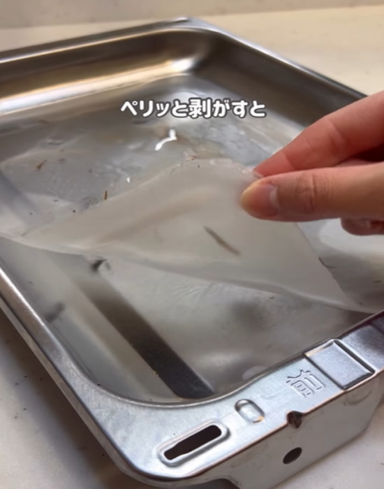 面倒なグリル掃除は『片栗粉』を使うと簡単！　方法に「コレやってみたい」