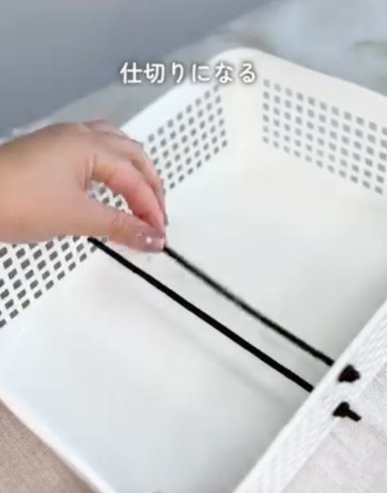 調味料が倒れません　引き出しの収納テクに「めっちゃ便利」「変えてみる」