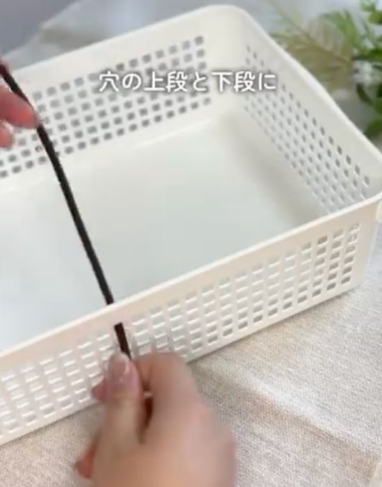 調味料が倒れません　引き出しの収納テクに「めっちゃ便利」「変えてみる」