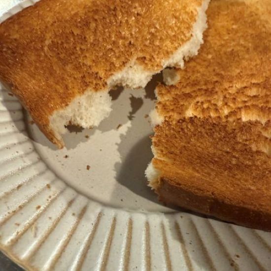 知って得する！　食パンの焼きムラを防ぐ方法に「めっちゃ簡単」