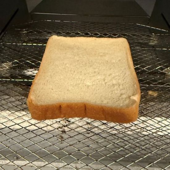 知って得する！　食パンの焼きムラを防ぐ方法に「めっちゃ簡単」