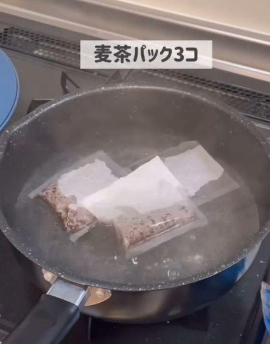 麦茶がすぐになくなるなら？　目からウロコの裏技に「やってみたい」「活躍しそう」