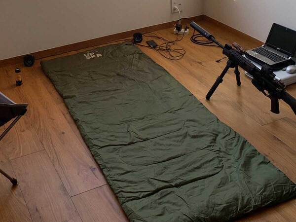 「家具を買わないので…」　部屋の光景に「笑った」「スナイパー？」