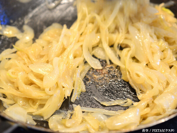 新玉ねぎをスライスしたら…？　ギャル曽根が教えるレシピ３選が、さすがだった