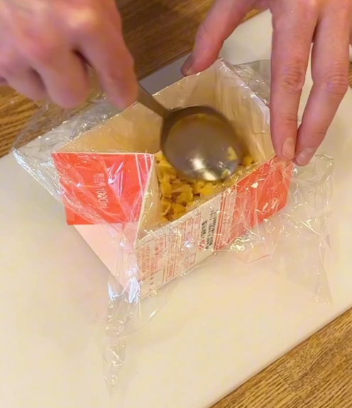 牛乳パックを半分に切って？　作ったものに「マネする！」「テンション上がるやつ」