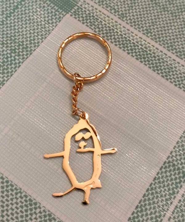 母親「キーホルダーにしてもらった」　デザインにしたのが？「究極の推し活だね」