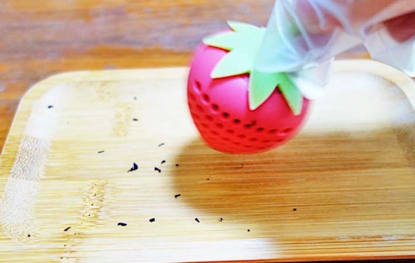 これ何に使うの？　セリアで買った『かわいいイチゴ』の使い道は…