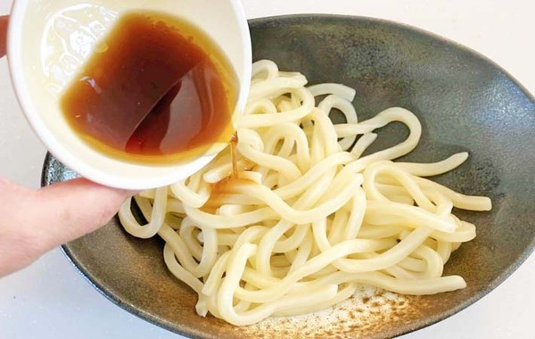 夫「また食べたい！」　調味料２つのうどんレシピ