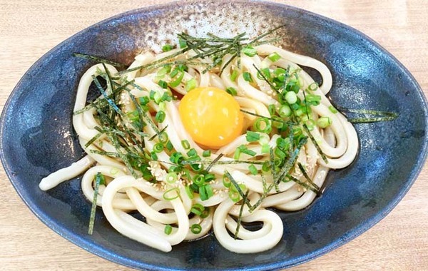 夫「また食べたい！」　調味料２つのうどんレシピ