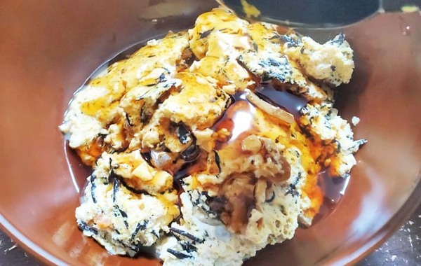卵と豆腐と混ぜて…？　余ったひじきが「おいしいおかずに大変身！」