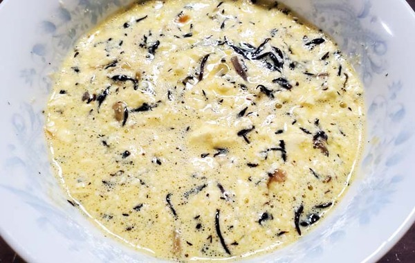 卵と豆腐と混ぜて…？　余ったひじきが「おいしいおかずに大変身！」