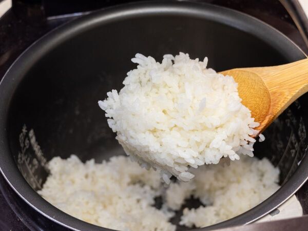 まさか炊飯直後にほぐしてる？　もっちり仕上げたいなら…　「やっちゃってた」