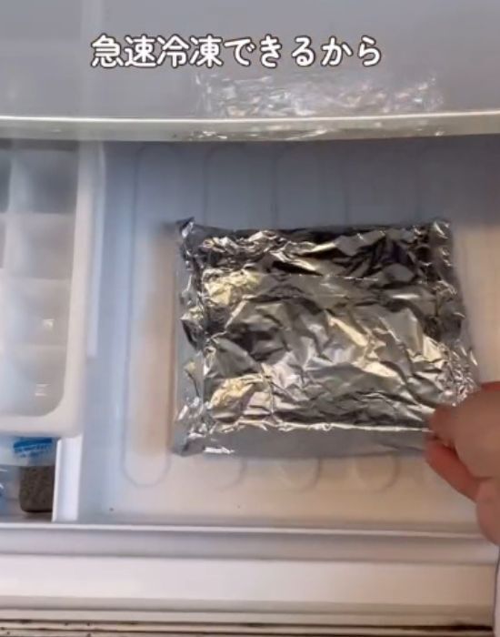 食パンを冷凍する時はアルミホイルがおすすめ！　驚きの理由に「そういうことか」