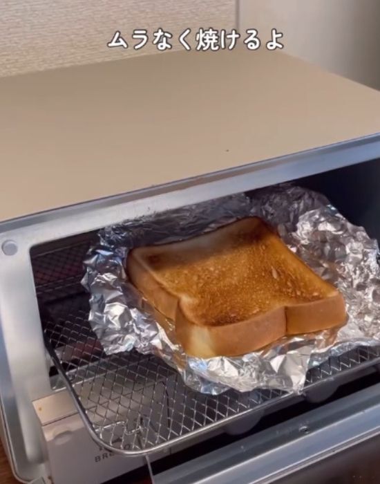 食パンを冷凍する時はアルミホイルがおすすめ！　驚きの理由に「そういうことか」