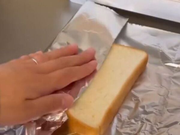 食パンを冷凍する時はアルミホイルがおすすめ！　驚きの理由に「そういうことか」