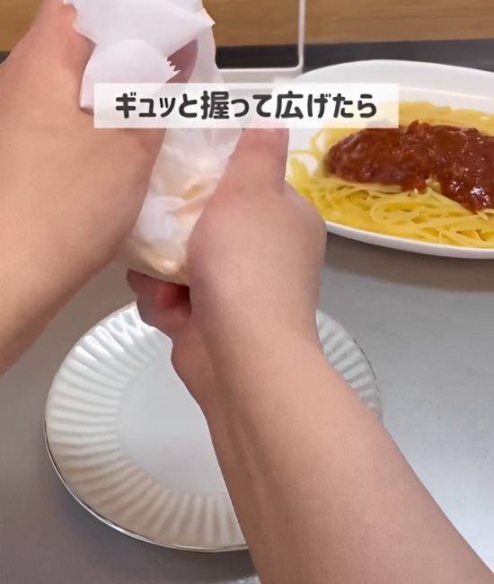 スライスチーズが粉チーズに早替わり！？　驚きのアイディアに「天才」