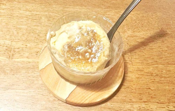 コーラフロートよりもハマる？　バニラアイスにかけたのは…「一気に完食した」