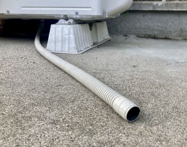 エアコンから水漏れしてるなら？　企業の解説に「確認してみます」