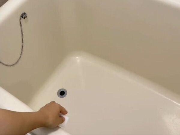 メラミンスポンジを使ってしまうと？　使用NGの場所４選に「危なかった」「意外かも」