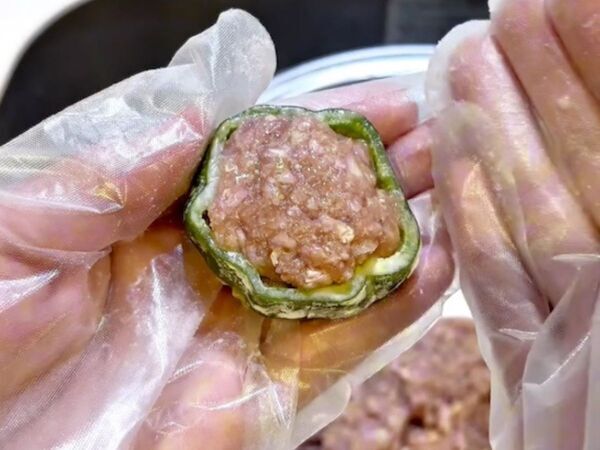 ピーマンの肉詰めを作るなら『斜めカット』　理由に「盲点でした」