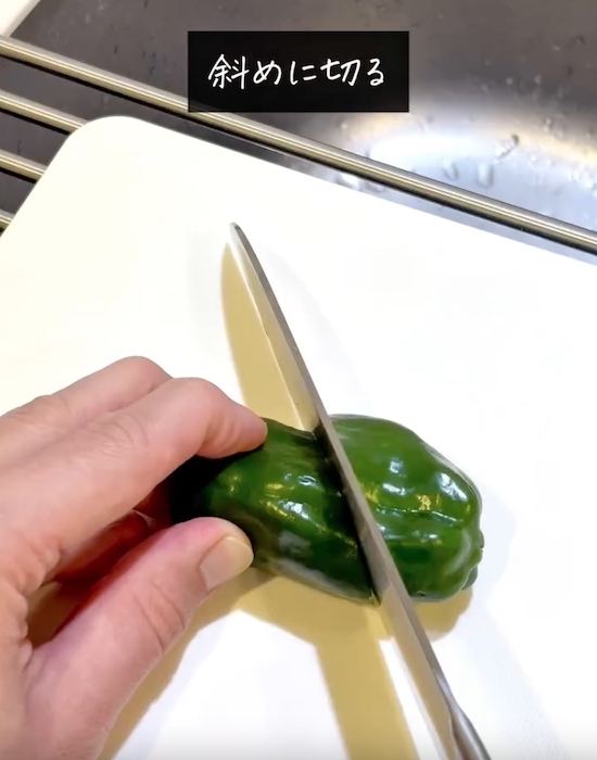 ピーマンの肉詰めを作るなら『斜めカット』　理由に「盲点でした」
