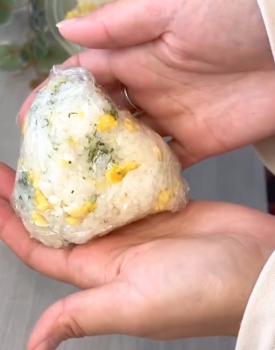 お弁当がマンネリ化したら作ってみて！　４種のおにぎりに「ナイスアイディア」