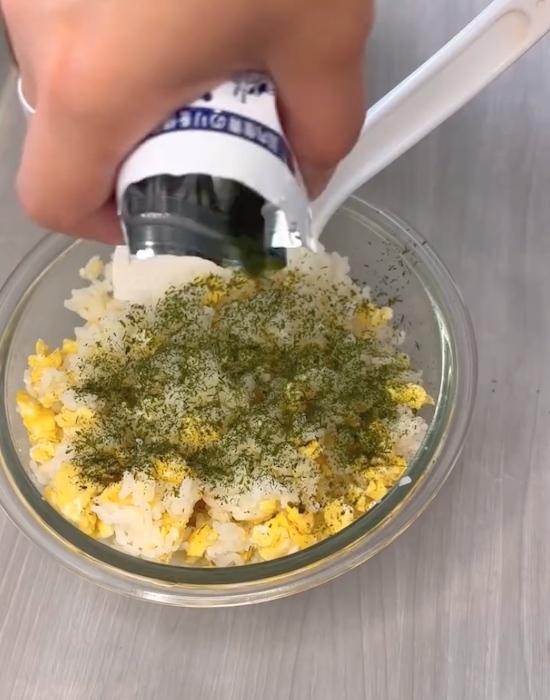 お弁当がマンネリ化したら作ってみて！　４種のおにぎりに「ナイスアイディア」