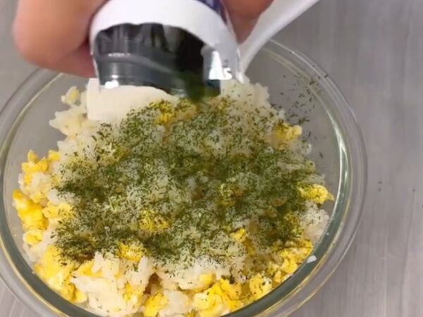 お弁当がマンネリ化したら作ってみて！　４種のおにぎりに「ナイスアイディア」