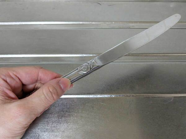 アルミホイルでナイフは研げる？研げない？　メーカーに聞いた『正解』は…