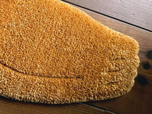 「ラグにしたらかわいいんじゃないかと…」　女性が作った作品に「天才すぎる」