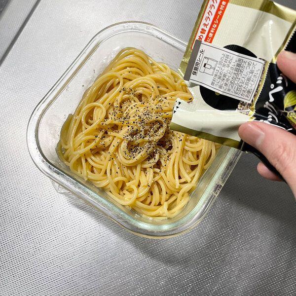 お米がない時はこれ！　お手軽なのに満足する『味ぽんパスタ』に「私でも作れそう」「おいしそう」