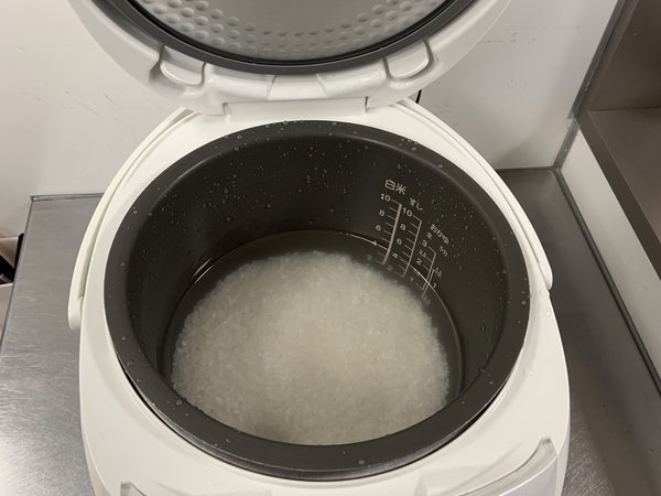 炊いた米に混ざっている茶色い塊　正体に「そうだったんだ」「スッキリ」