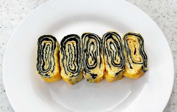 ４枚のせて巻くと…？　卵焼きの断面に「子供が大喜び」「弁当に映える！」