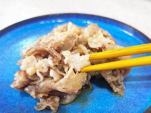 豚肉はフライパンで炒める前に…？　「弁当にピッタリ」「白く浮かない！」