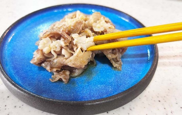 豚肉はフライパンで炒める前に…？　「弁当にピッタリ」「白く浮かない！」