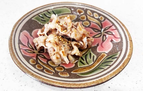 豚肉はフライパンで炒める前に…？　「弁当にピッタリ」「白く浮かない！」