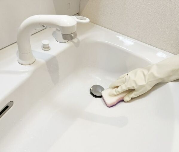 洗面台が見違える！　企業が教える『水あか』を効率よく落とす掃除テク
