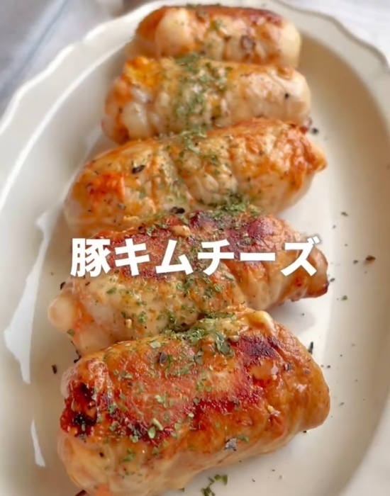 キムチとチーズを巻いてみて！　斬新『豚キムチ』レシピに「作り方新しい」