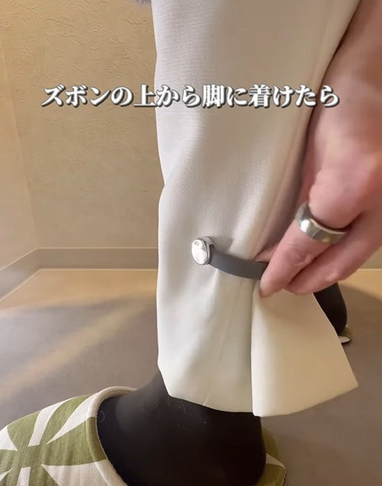 ズボンの裾が「床にくっ付かない」　出先のトイレで試せる裏技に「使えそう！」「絶対やる」