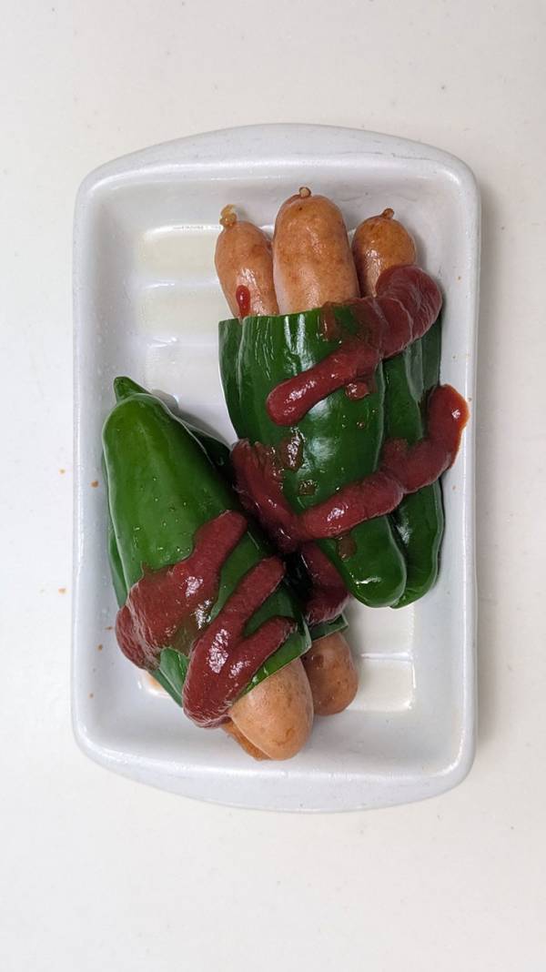 「天才だ！」「斬新で笑った」　あまりに簡単すぎる『ピーマンの肉詰め』が話題に