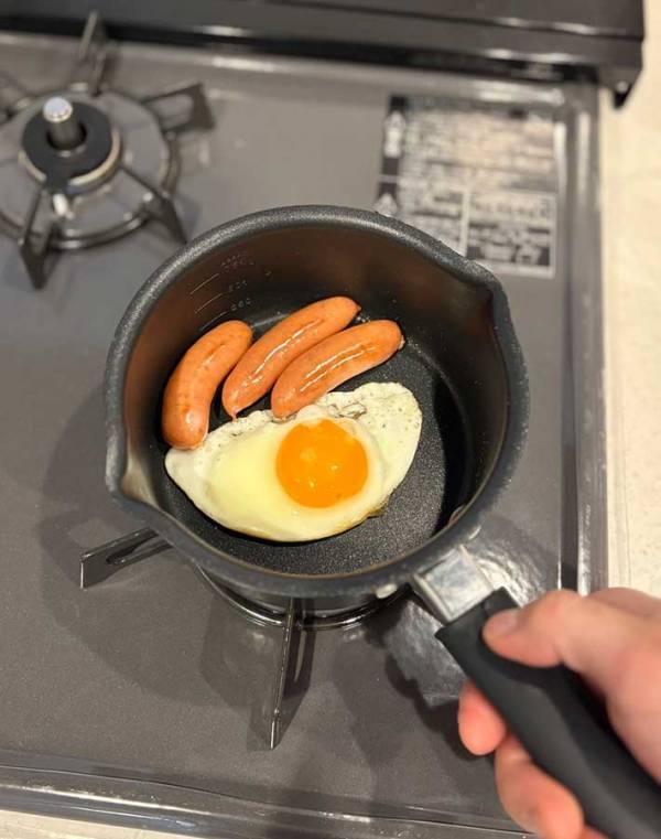 目玉焼きはフライパンでなく…　焼く時に使うのは？「その手があった」