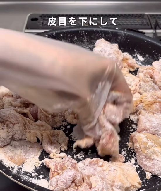 油要らずの『パリパリ唐揚げ』　時短技に「フライパン１つ！？」「すごっ」