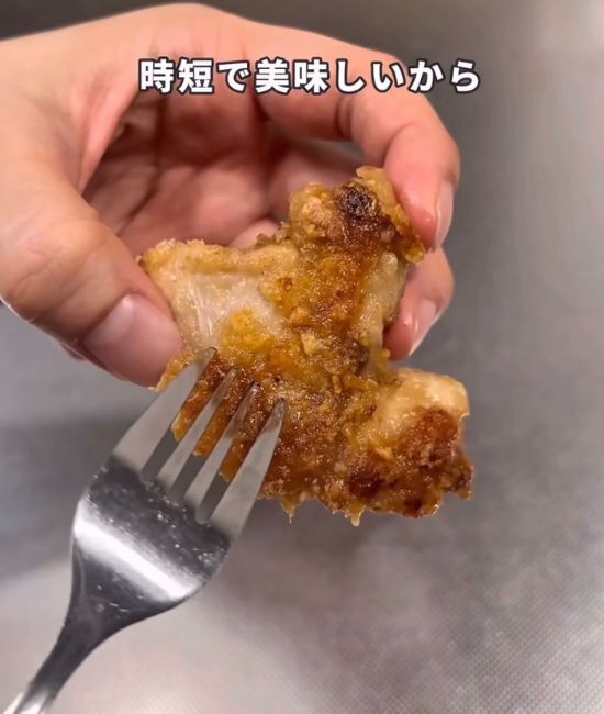 油要らずの『パリパリ唐揚げ』　時短技に「フライパン１つ！？」「すごっ」
