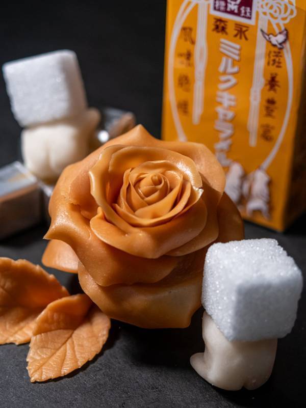 １輪の『茶色いバラ』をよーく見ると？　「プロすげぇ」「マジでどうやってるの？」