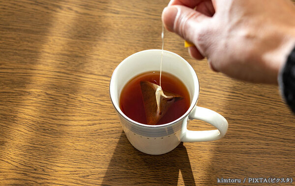 カップから出す時の液だれは防げる？　メーカーの回答「ティーバッグの底を…」
