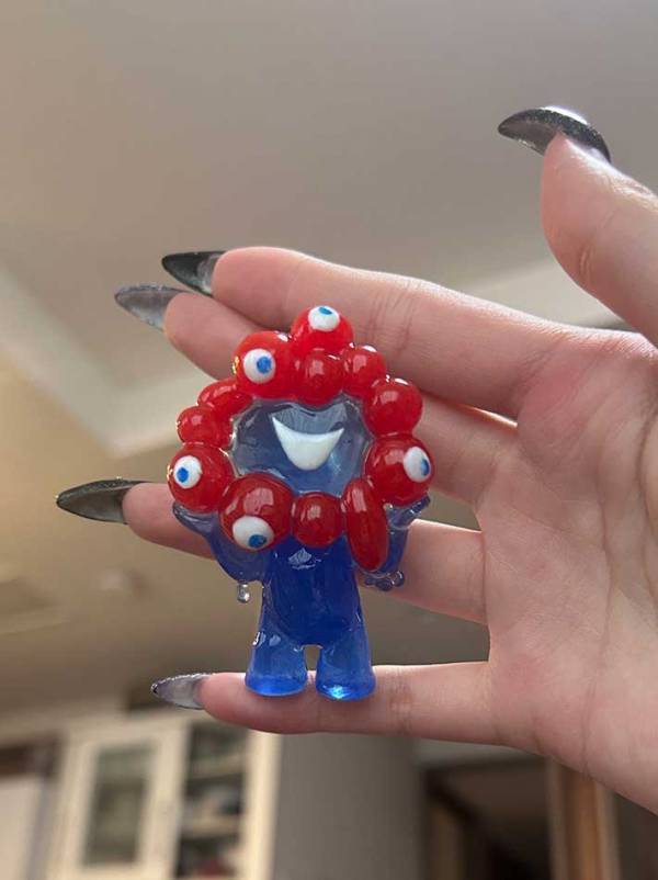 女性「帰ったら母親が…」家で見たものに驚愕　「びっくりした」「何者ですか？」