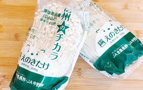 エノキの割き方、迷っていない？　早くて楽な裏ワザに「便利すぎる」「なるほど」