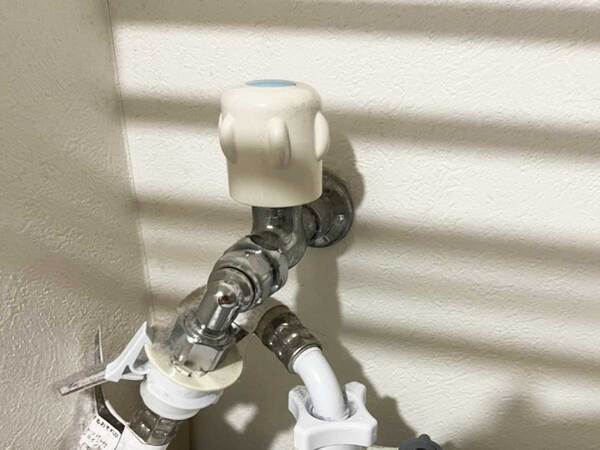 「洗濯機の蛇口、開けたままにしてる？」　電気店の注意喚起に「知らなかった」「すぐ確認する」