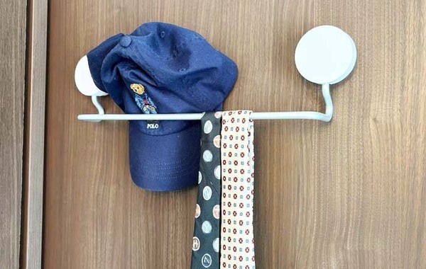 無印のタオル掛け　『じゃない活用法』に「これは便利」「目からウロコ」