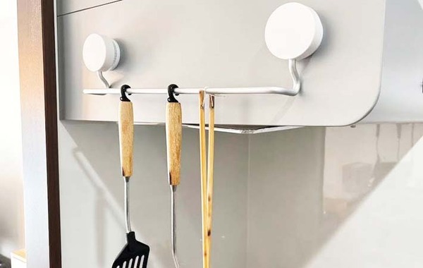 無印のタオル掛け　『じゃない活用法』に「これは便利」「目からウロコ」